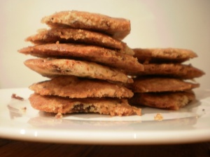 Cookies o galletas americanas de chocolate o caramelo y nueces